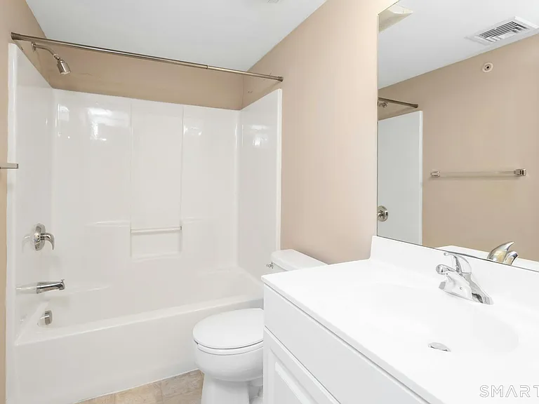 3250 Fairfield Ave #300 — Photo 16