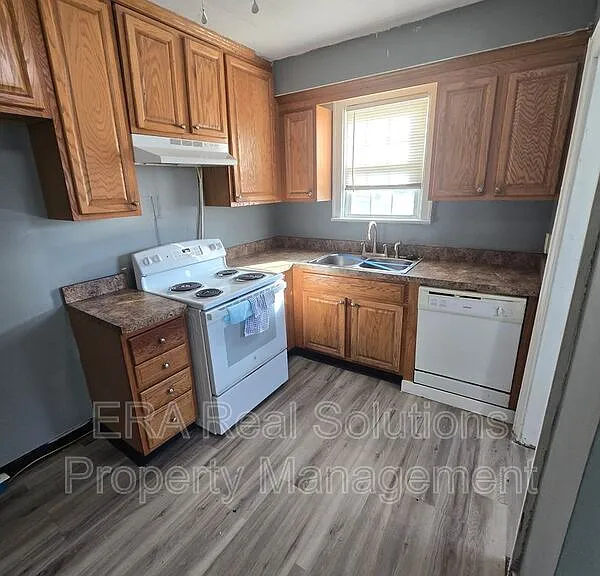 854 Fairwood Ave — Photo 8