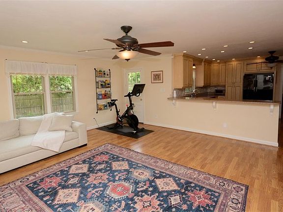 4th image of 5028 Churchill Ct