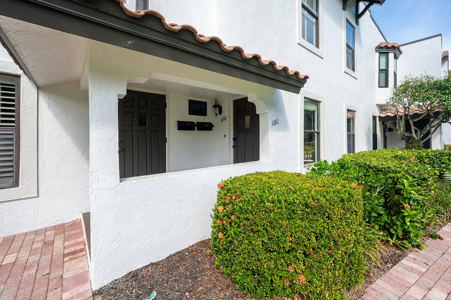 2 bed, 2.5 bath, 1584 sqft, $11,000 — Photo 4