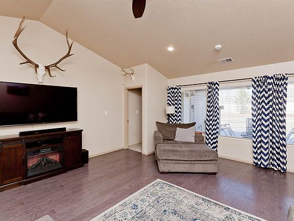 4th image of 1315 Windsor Park Dr