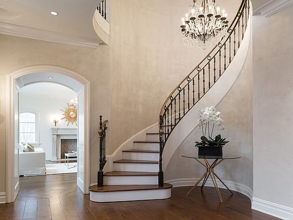 30-25 Richmond Hill Rd INT 02 - PRINT.jpg