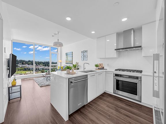 4th image of 518 Clarke Rd #1304