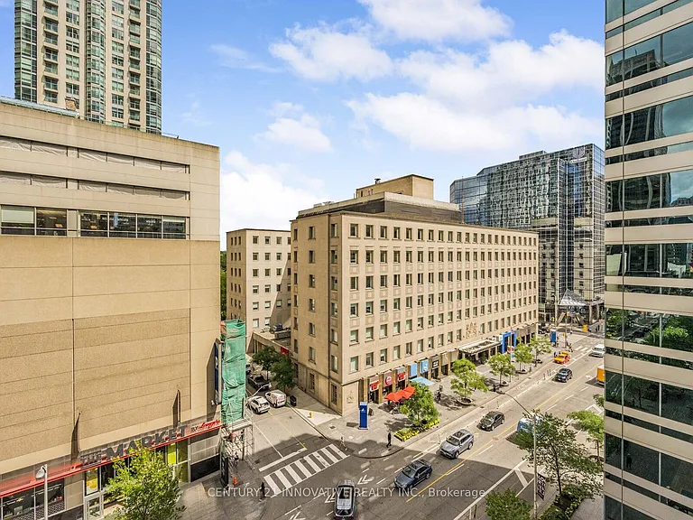 85 Bloor St E #805 — Photo 25