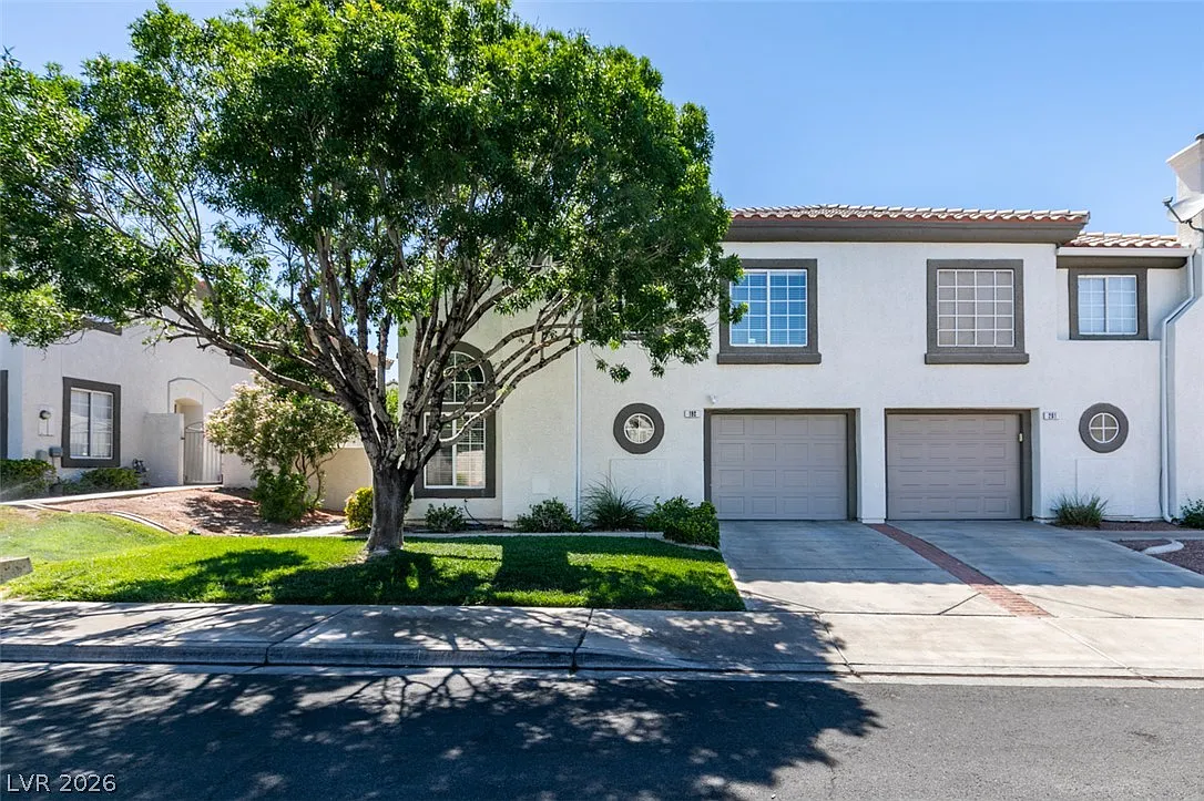 3 bed, 2.5 bath, 1297 sqft, $1,650 — Photo 1