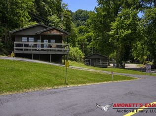 2 Horse Creek Ln, Celina, TN 38551