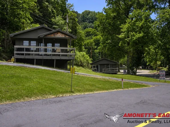 2 Horse Creek Ln, Celina, TN 38551