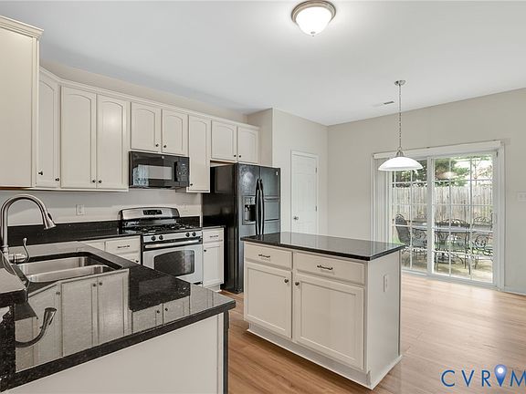 4th image of 322 Hickson Dr