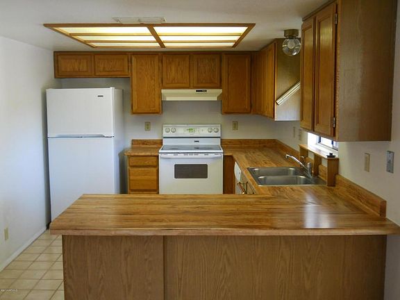 3rd image of 1702 N Parkridge Cir