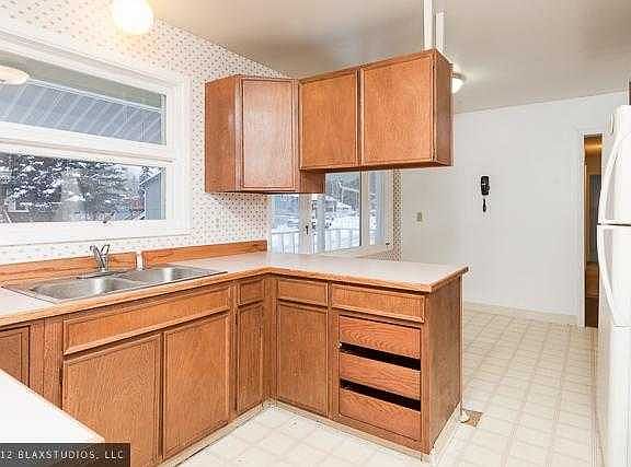 2nd image of 4027 Birch Ln