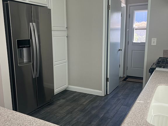 5th image of 499 Los Feliz Dr