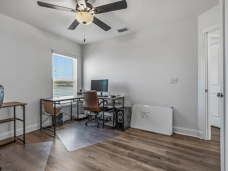 3836 Ardmore Ln — Photo 32