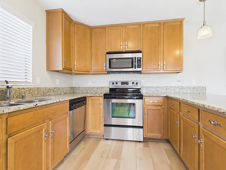 300 Glenwood Cir #265 — Photo 11