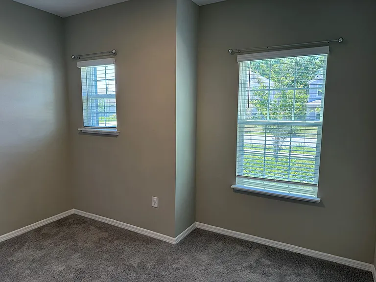 1053 Bradford Ridge Dr — Photo 4
