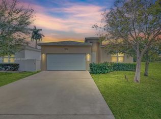 2924 Lincoln St, Hollywood, FL 33020