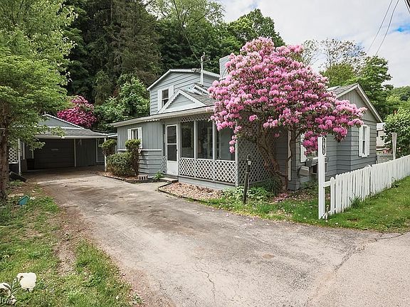 2nd image of 1015 6th St