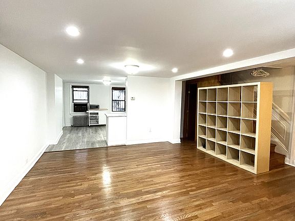 3rd image of 113 Nelson St #1