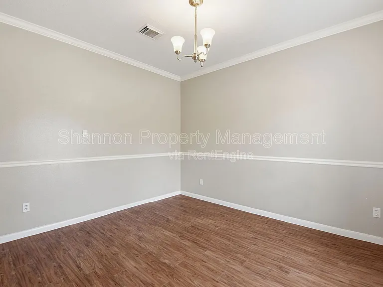 3327 Shady Glen Ln — Photo 13
