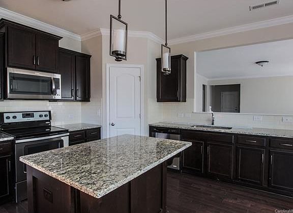 5th image of 8104 Buck Horn Pl #17
