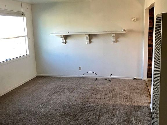 3rd image of 4248 Lewis Ave
