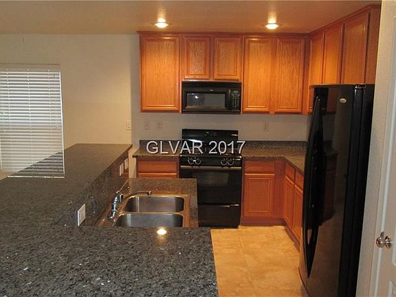 4th image of 550 Queensborough Ave #0