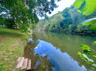 140 Maple Ln, Covington, VA 24426