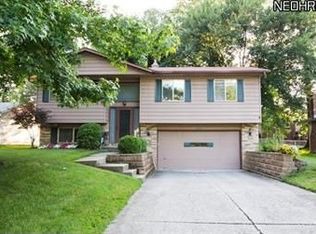 6686 Duneden Ave, Solon, OH 44139