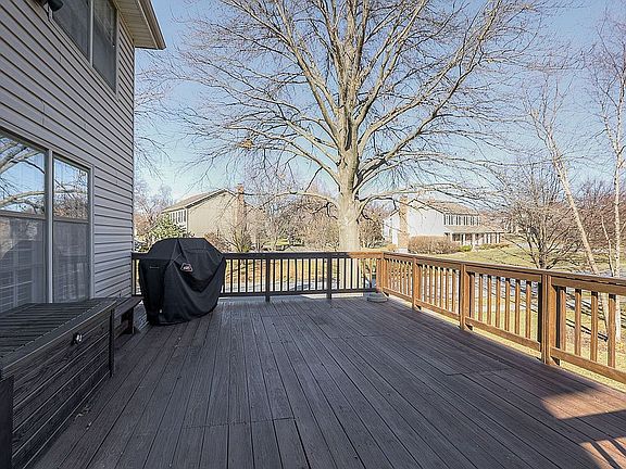 5th image of 10501 King St