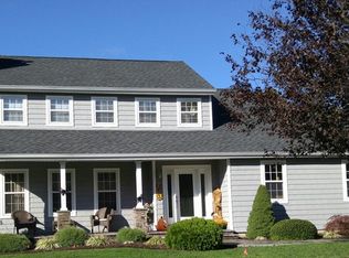 22 Michelle Dr, Shoreham, NY 11786