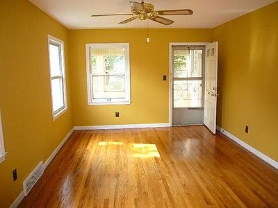 3rd image of 590 Archwood Dr