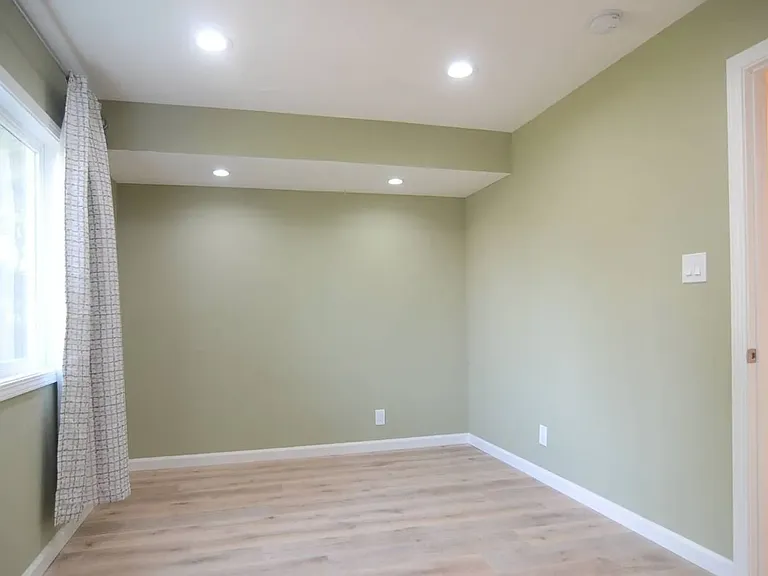 2477 Middlefield Ave — Photo 6