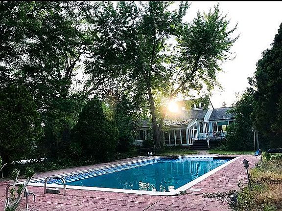 5th image of 3624 Kawkawlin River Dr