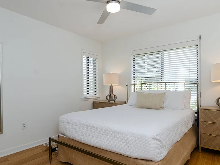 9 E Henderson St #A — Photo 13
