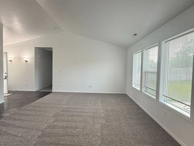 1709 W 30th Ave — Photo 2
