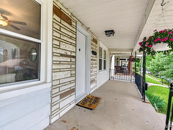 3rd image of 5220 Dewey Ave