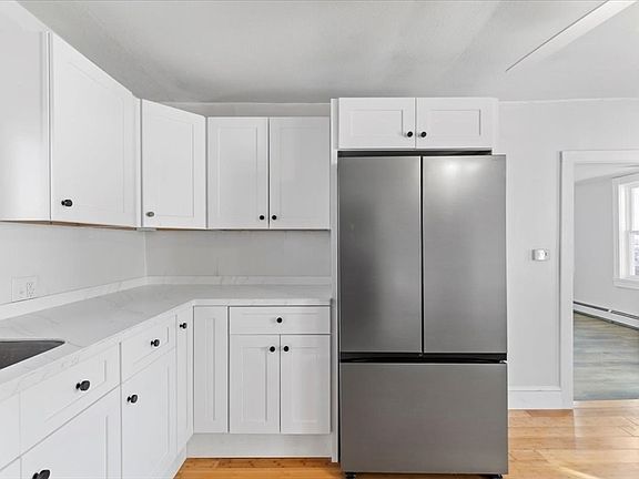 4th image of 12 Franklin St