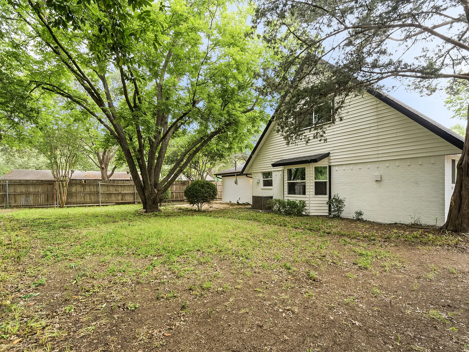 3 bed, 1454 sqft, $2,300 — Photo 4