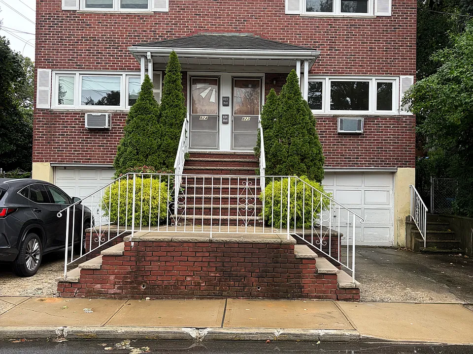 824 Inwood Ter #822