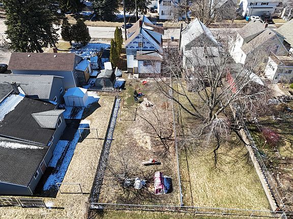 4th image of 519 Davis St