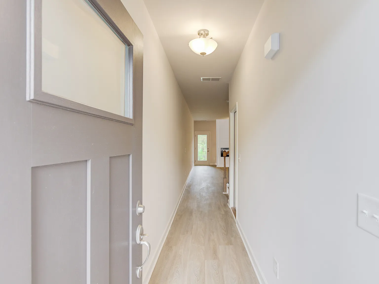 3 bed, 2.5 bath, 1743 sqft, $1,975 — Photo 3