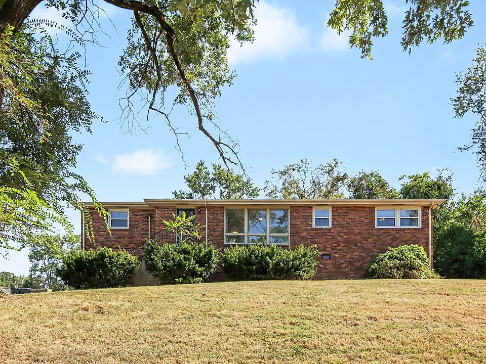 2813 McGavock Pike