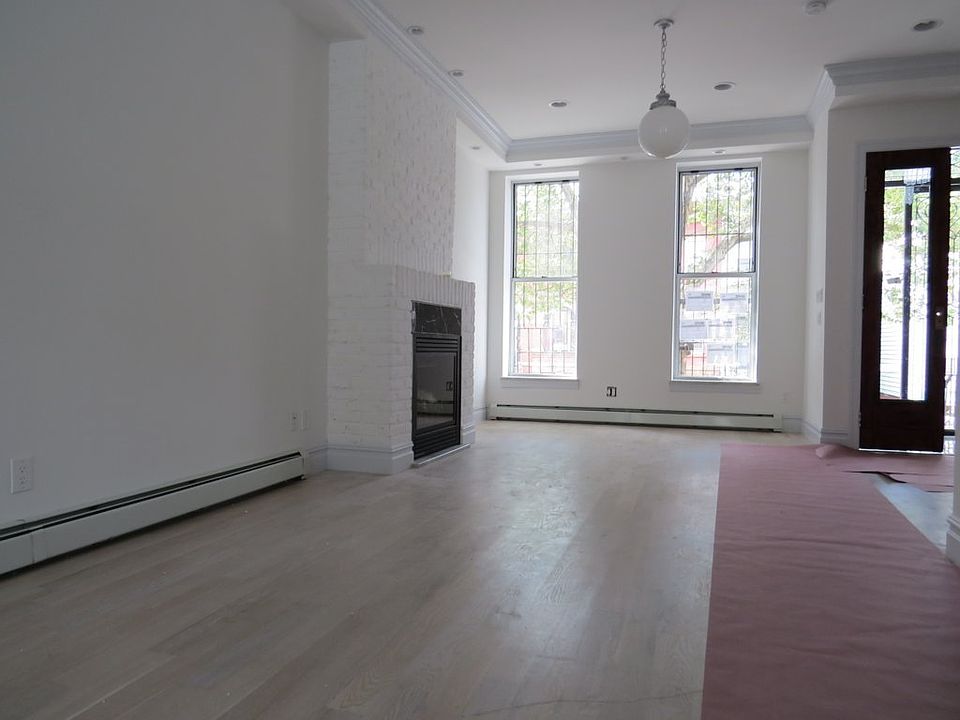 1st image of 590 Halsey St