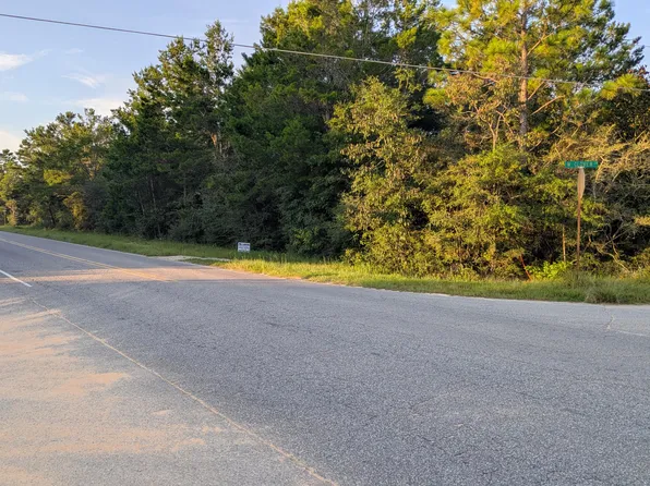 15 Girl Scout Rd, Defuniak Springs, FL 32433