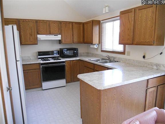 4th image of 6658 Laurel Ln #146