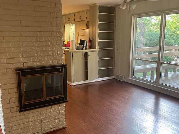 5th image of 1311 Greenwood Dr