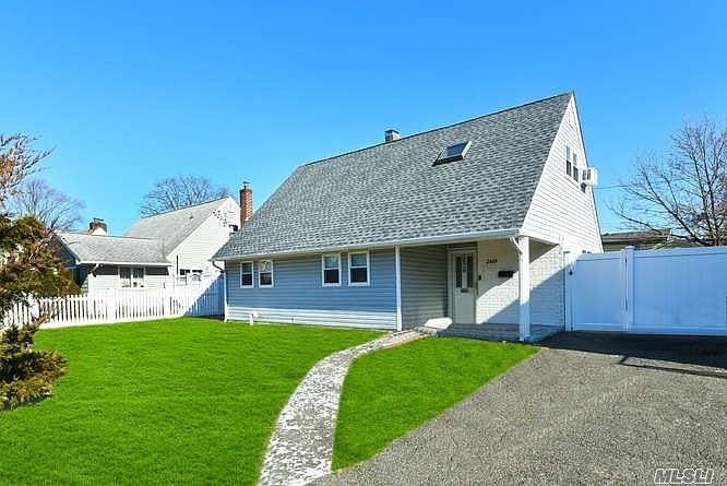 1st image of 2469 Putnam Dr