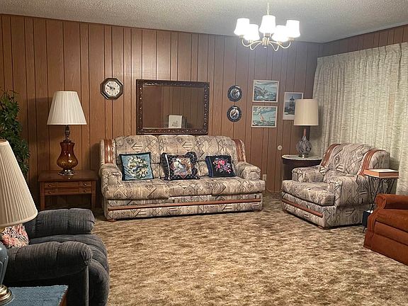 5th image of 402 Toby Ln
