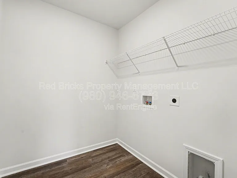 7847 Whispering Stream Dr — Photo 26