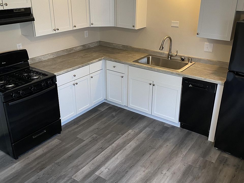 1st image of 215 S Grand Ave APT 4