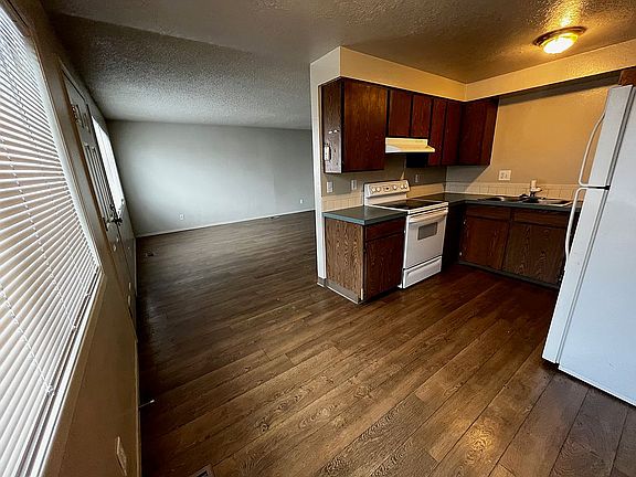 Kitchen & Dinning